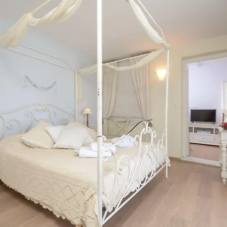 Отель Kymata 2*